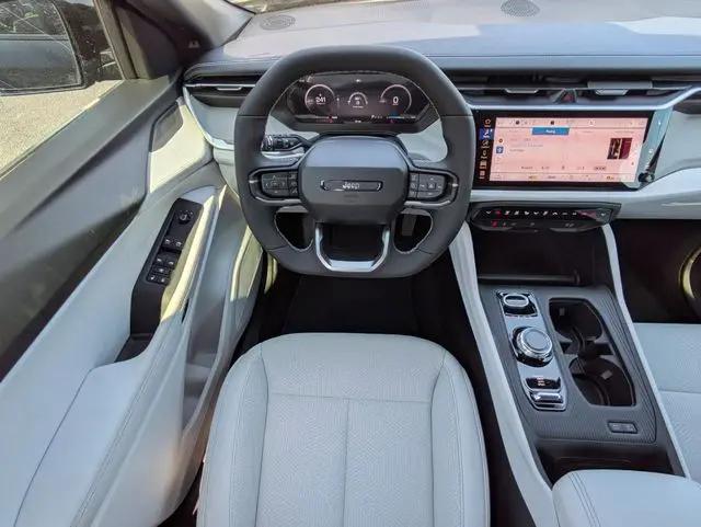 2026 Jeep Cherokee Laredo 4x4
