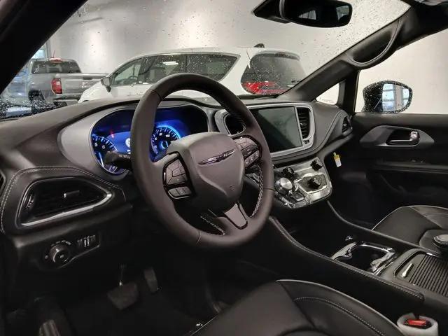 2026 Chrysler Pacifica Limited AWD