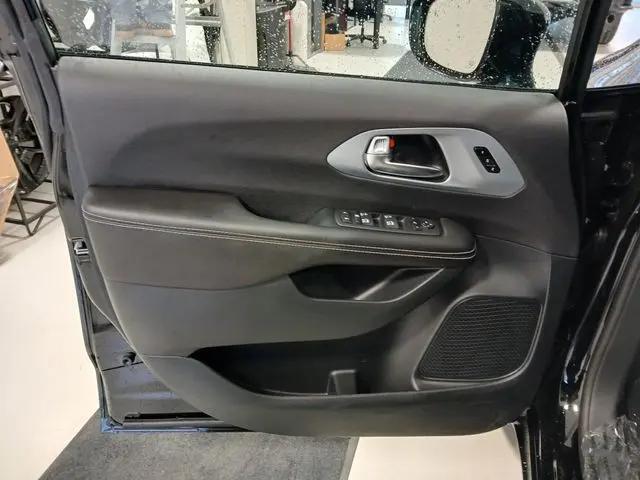 2026 Chrysler Pacifica Limited AWD