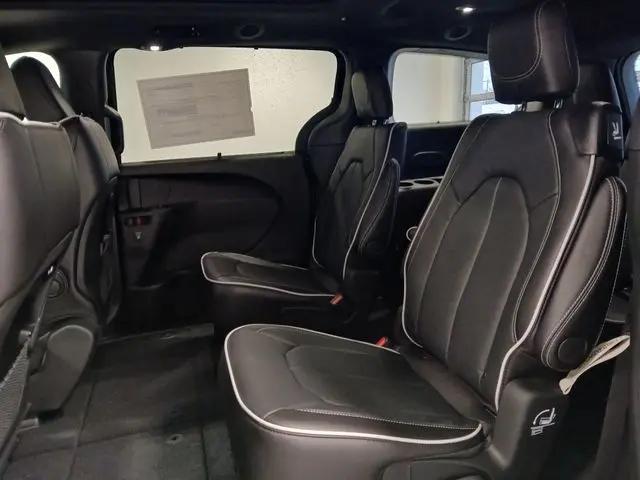2026 Chrysler Pacifica Limited AWD
