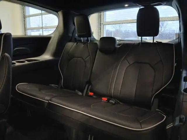 2026 Chrysler Pacifica Limited AWD