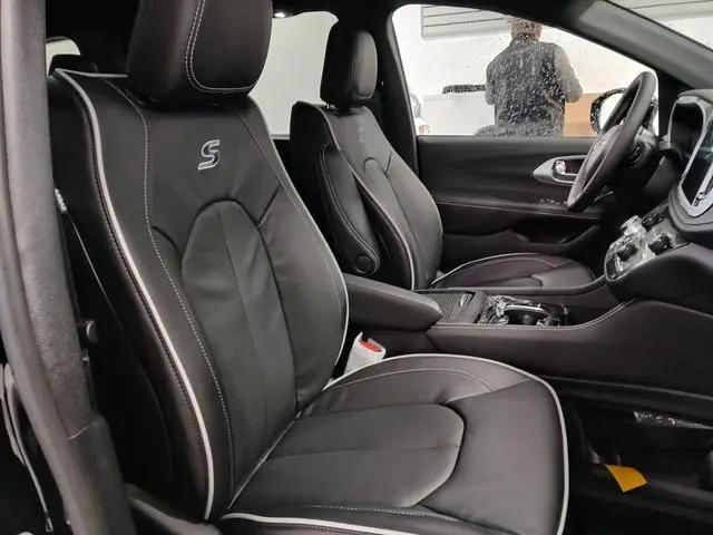2026 Chrysler Pacifica Limited AWD