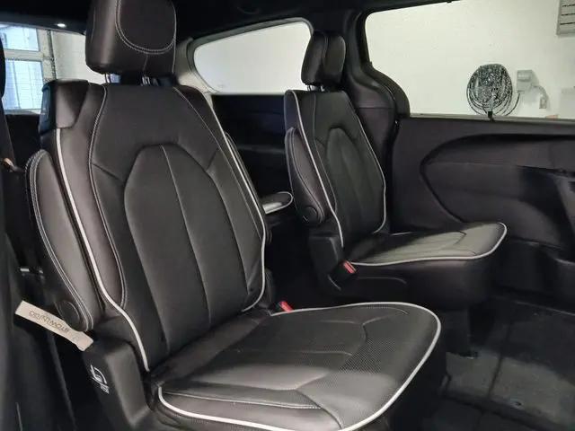 2026 Chrysler Pacifica Limited AWD