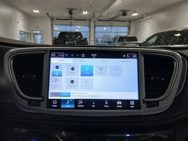 2026 Chrysler Pacifica Limited AWD