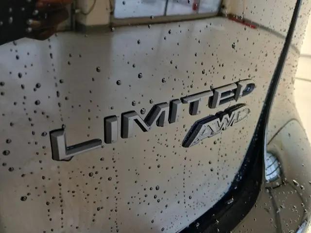 2026 Chrysler Pacifica Limited AWD