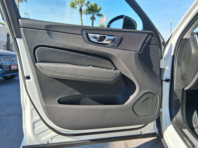 2026 Volvo XC60 B5 Core