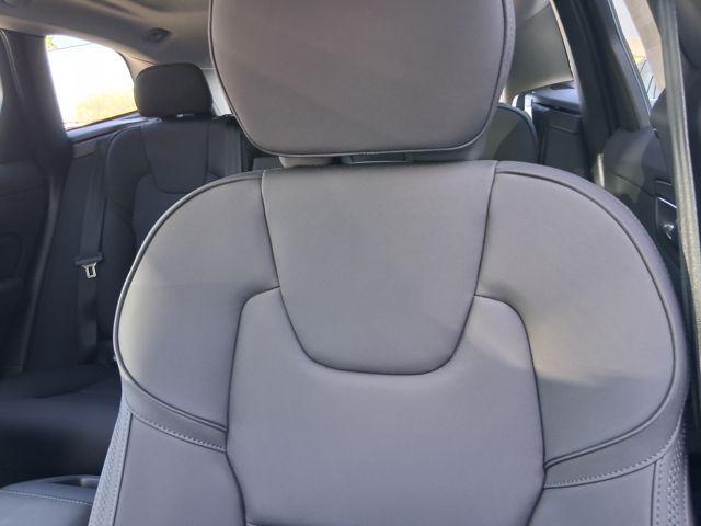 2026 Volvo XC60 B5 Core