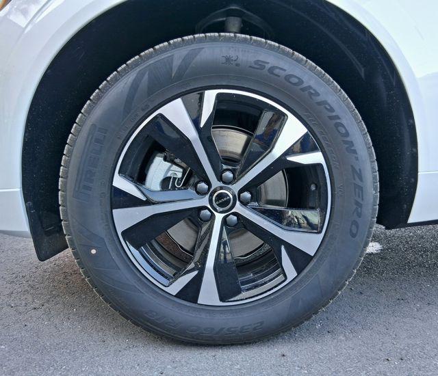 2026 Volvo XC60 B5 Core