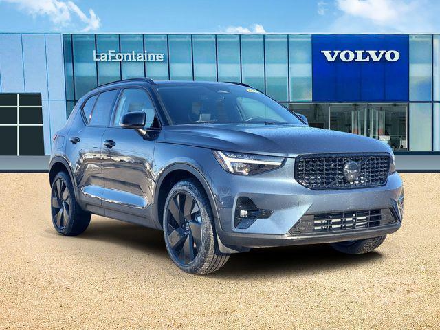 2026 Volvo XC40 Black Edition Ultra, B5 AWD Gas (mild hybrid)