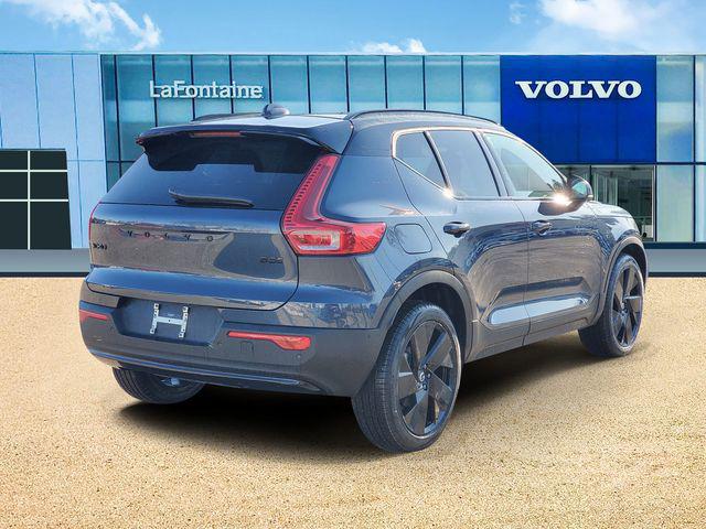 2026 Volvo XC40 Black Edition Ultra, B5 AWD Gas (mild hybrid)