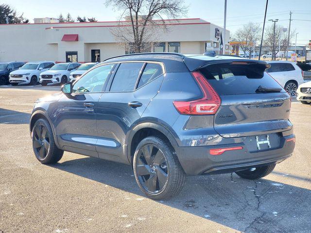 2026 Volvo XC40 Black Edition Ultra, B5 AWD Gas (mild hybrid)