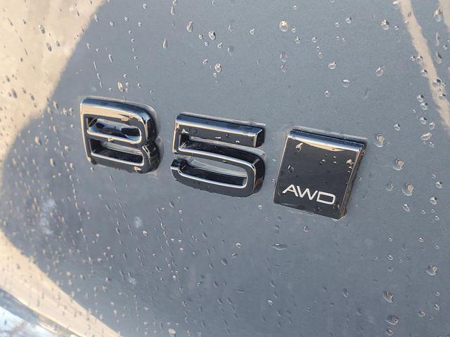 2026 Volvo XC40 Black Edition Ultra, B5 AWD Gas (mild hybrid)