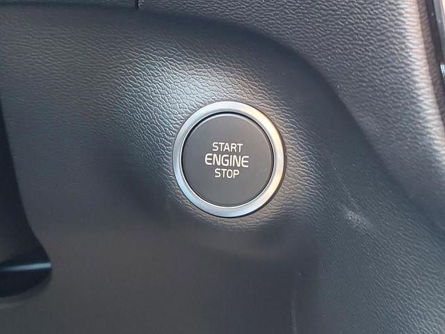2026 Volvo XC40 Black Edition Ultra, B5 AWD Gas (mild hybrid)
