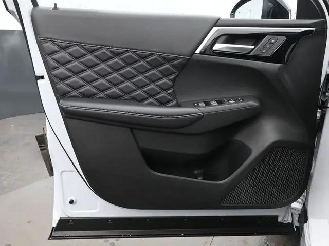 2026 Nissan Rogue Plug-In Hybrid Platinum