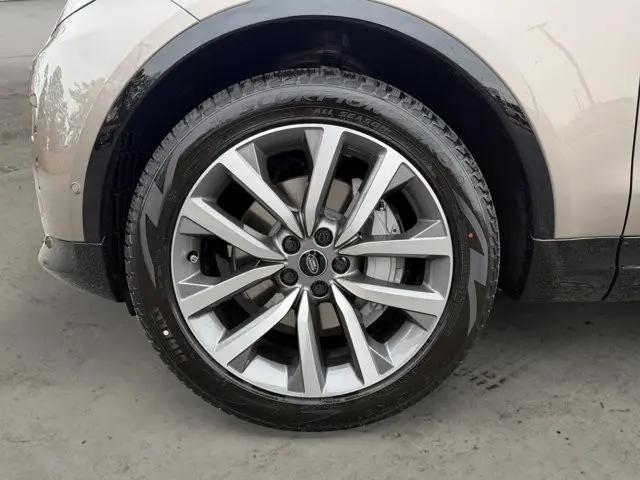 2026 Land Rover Discovery Dynamic SE