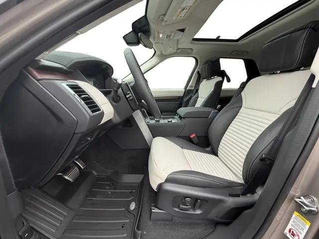 2026 Land Rover Discovery Dynamic SE