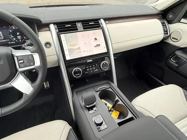 2026 Land Rover Discovery Dynamic SE