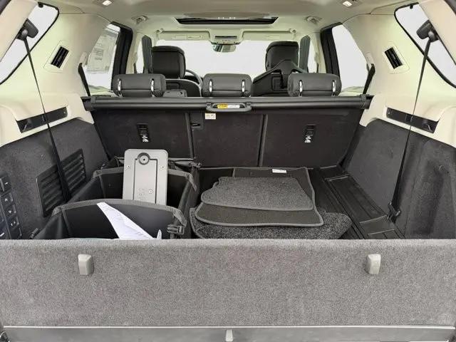 2026 Land Rover Discovery Dynamic SE