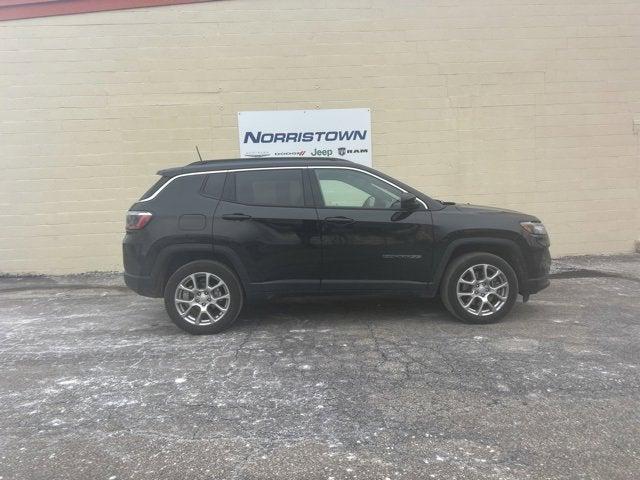 2023 Jeep Compass Latitude Lux FWD
