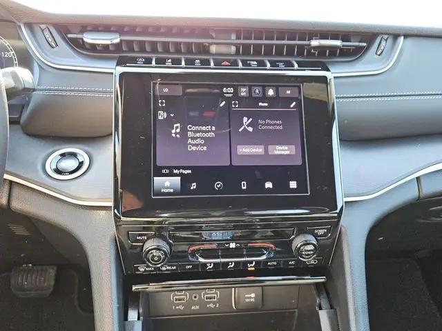 2026 Jeep Grand Cherokee L Laredo 4x4