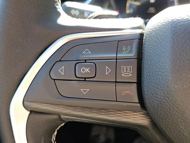 2026 Jeep Grand Cherokee L Laredo 4x4