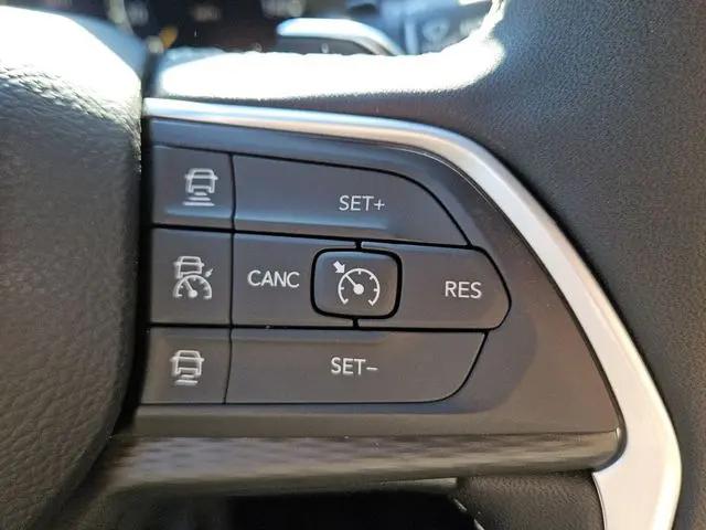 2026 Jeep Grand Cherokee L Laredo 4x4