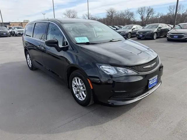 2024 Chrysler Voyager LX