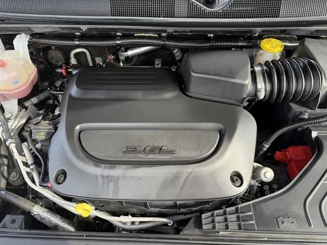 2024 Chrysler Voyager LX