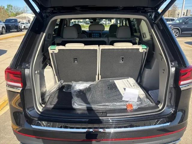 2026 Volkswagen Atlas SE with Technology