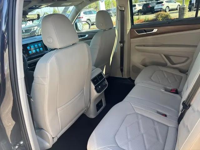 2026 Volkswagen Atlas SE with Technology