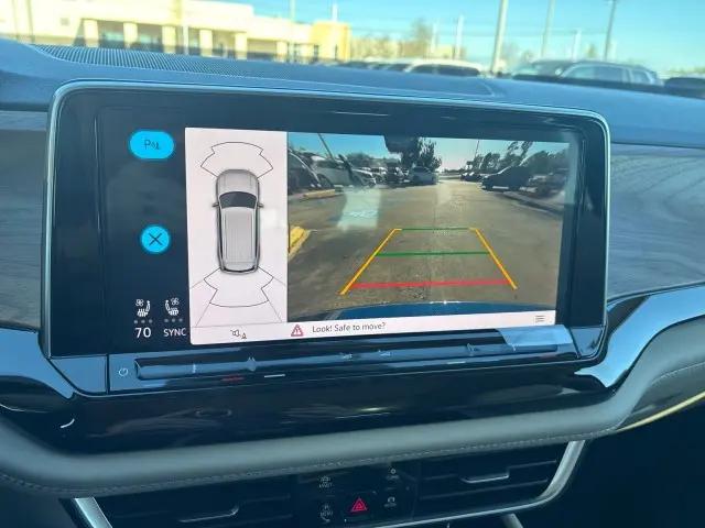 2026 Volkswagen Atlas SE with Technology