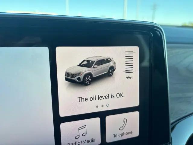 2026 Volkswagen Atlas SE with Technology