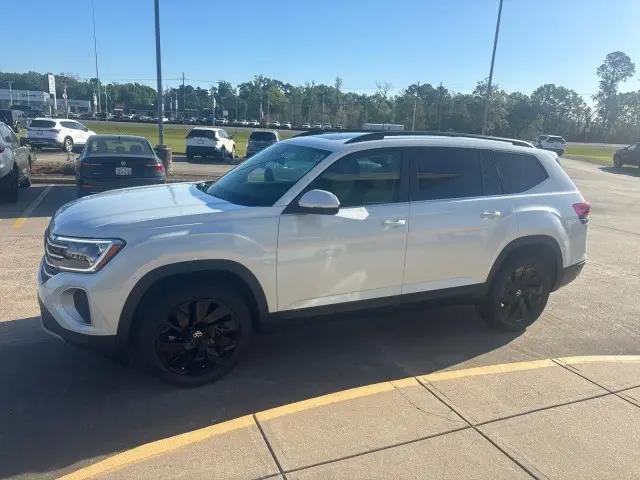 2026 Volkswagen Atlas SE with Technology