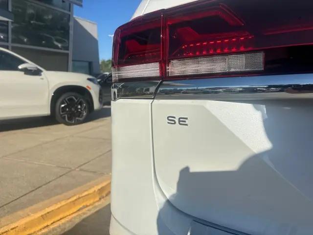 2026 Volkswagen Atlas SE with Technology