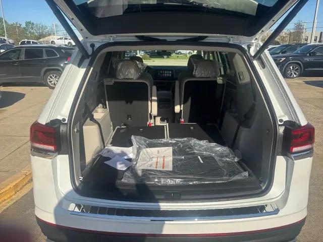 2026 Volkswagen Atlas SE with Technology