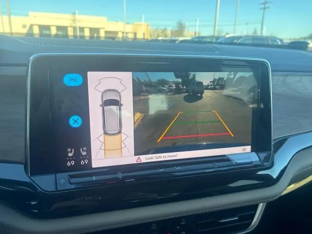 2026 Volkswagen Atlas SE with Technology