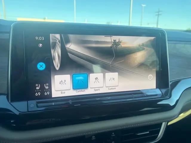 2026 Volkswagen Atlas SE with Technology