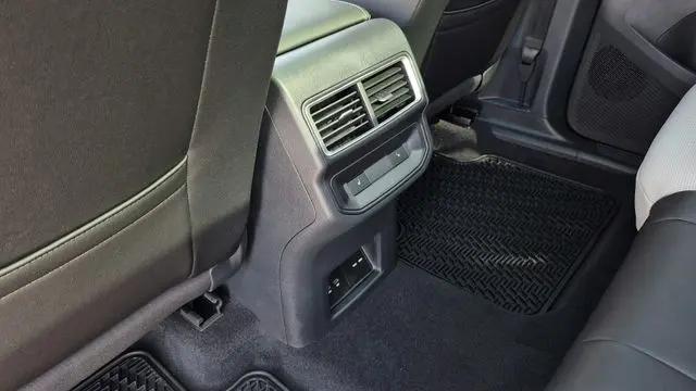 2026 Volkswagen Atlas Cross Sport SEL Premium R-Line