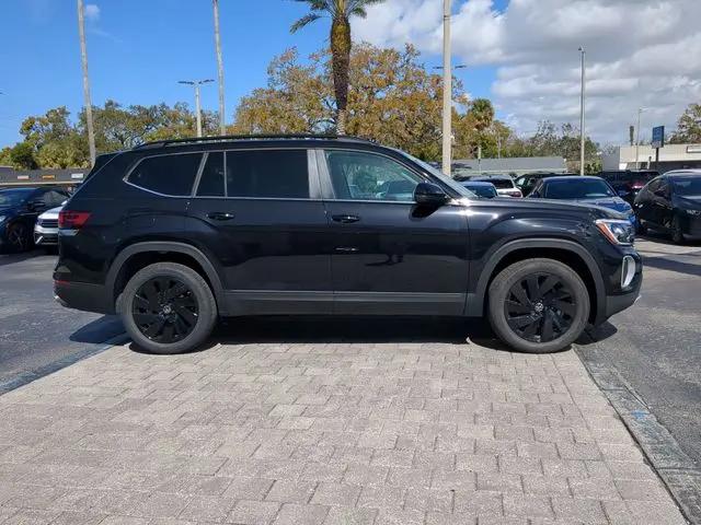2026 Volkswagen Atlas SE with Technology