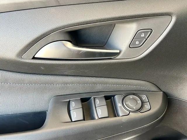 2026 Buick NV Sport Touring FWD