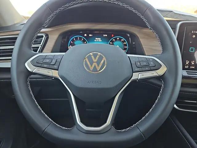 2026 Volkswagen Atlas SE with Technology