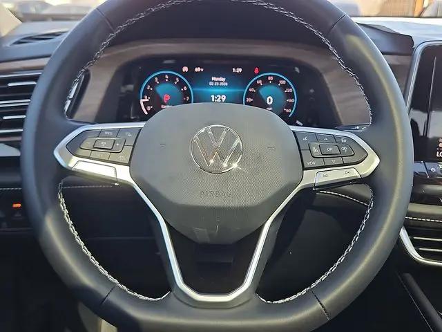 2026 Volkswagen Atlas SE with Technology
