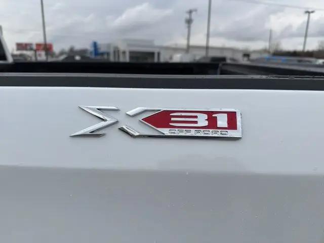 2026 GMC Sierra 1500 Crew Cab, Short Bed, SLE, 4WD