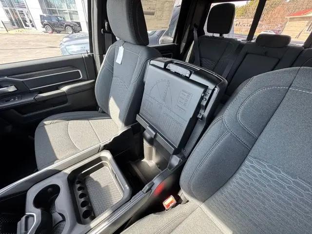 2026 Ram 2500 Big Horn Crew Cab 4x4 6'4" Box
