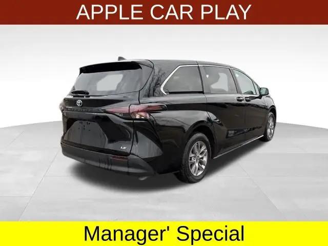 2025 Toyota Sienna LE