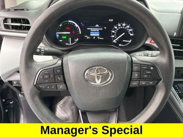2025 Toyota Sienna LE
