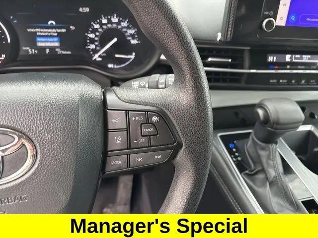 2025 Toyota Sienna LE