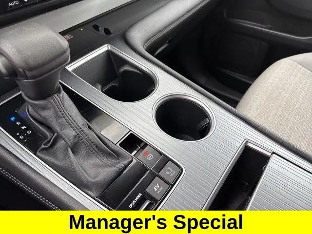 2025 Toyota Sienna LE