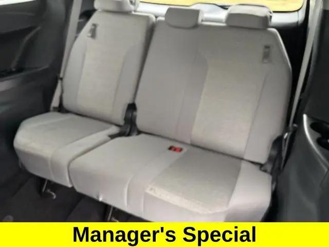 2025 Toyota Sienna LE