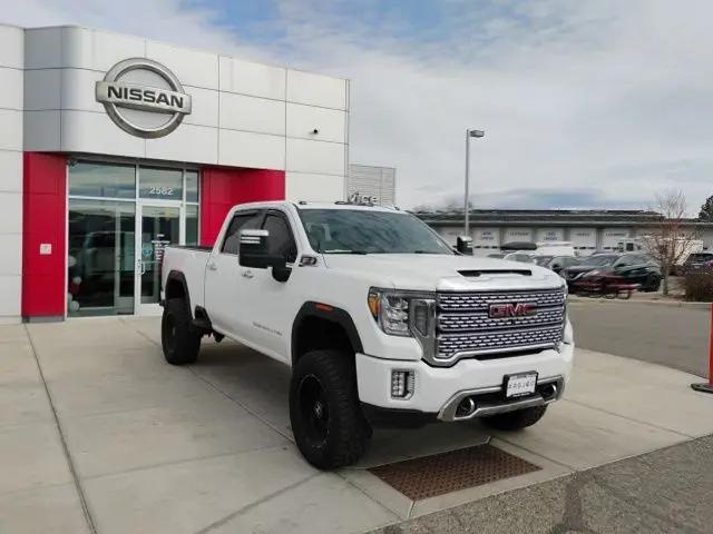 2023 GMC Sierra 2500HD 4WD Crew Cab Standard Bed Denali
